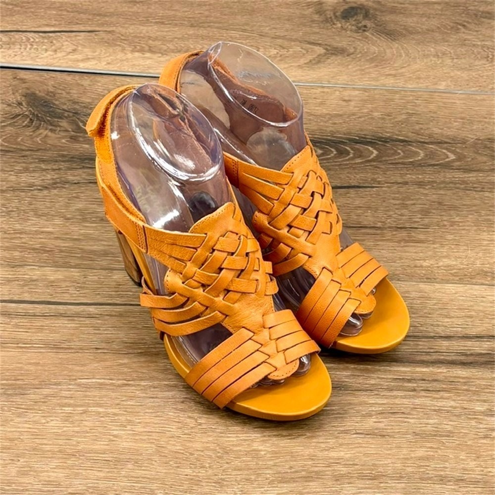 Clarks Indigo Rosa Central Women's Size 7 Mustard Yellow Leather Cage Sandals